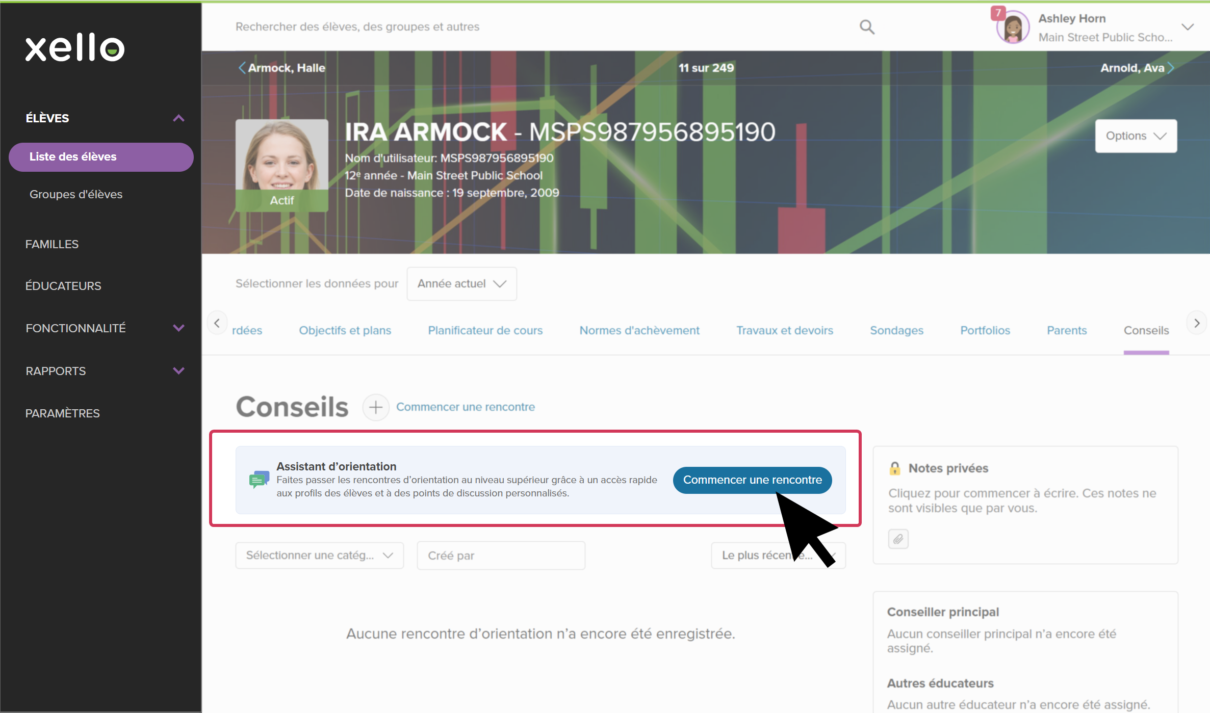 Cliquer pour agrandir L'onglet Conseils est ouvert sur le profil d'un élève. Le curseur clique sur Commencer une rencontre.